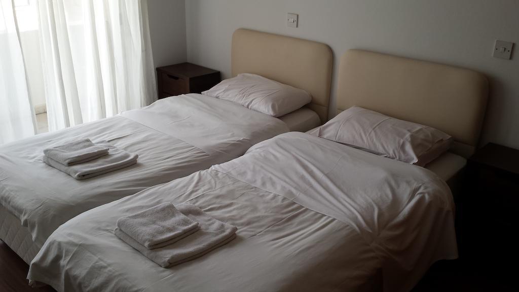 Francis Apartments Larnaca Pokoj fotografie